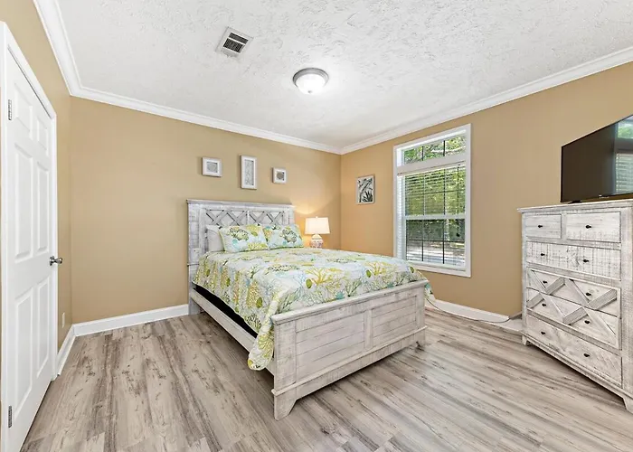 4br House-pets-yard-bay Access